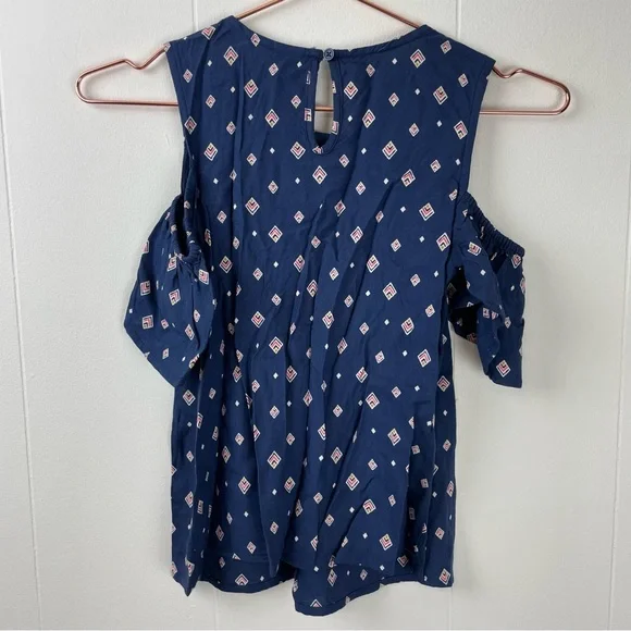 Arizona Jean Co Diamond Print Cold Shoulder Navy Top - Picture 6 of 7